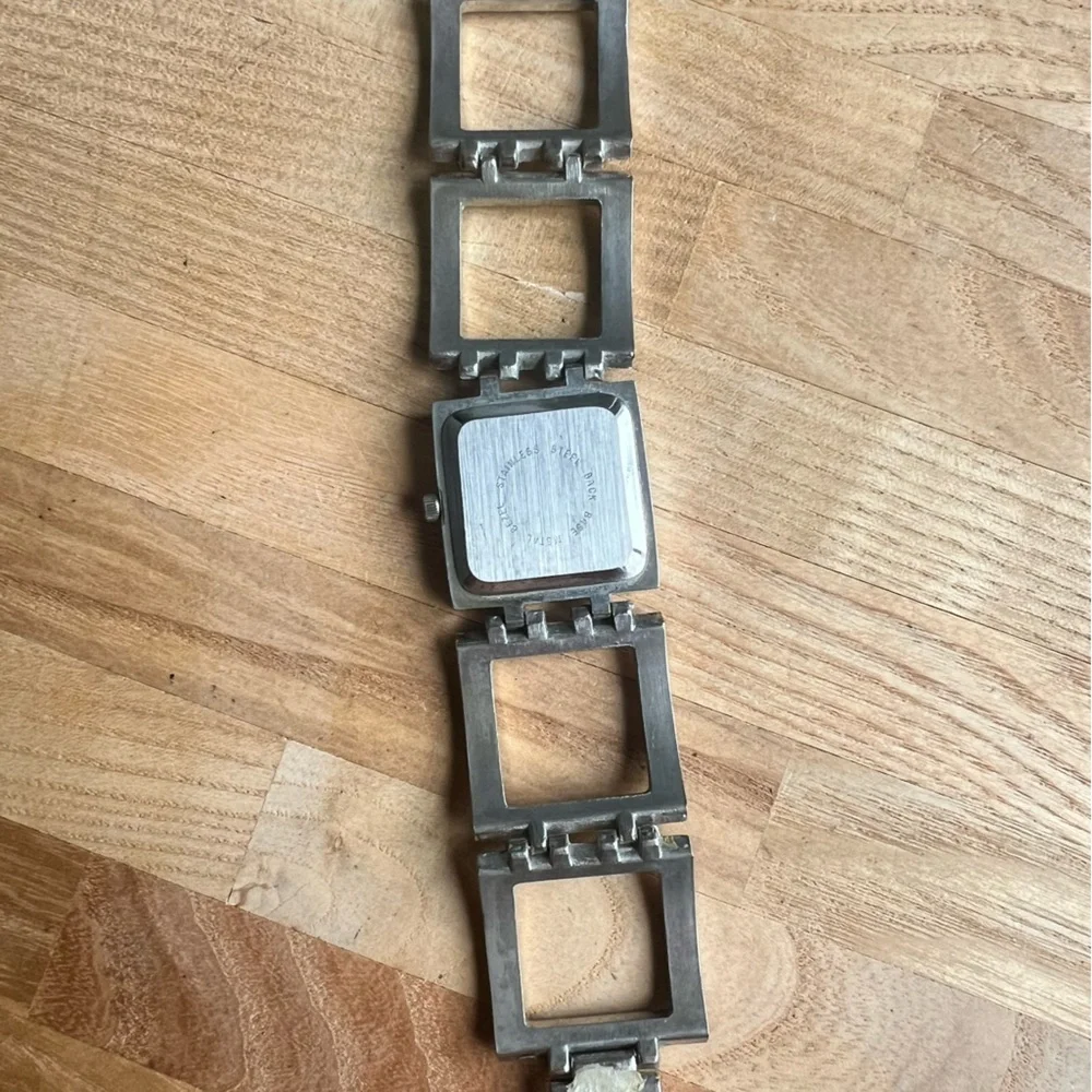 Da Vanci ladies square silver tone fashion bracelet watch NEW BATTERY